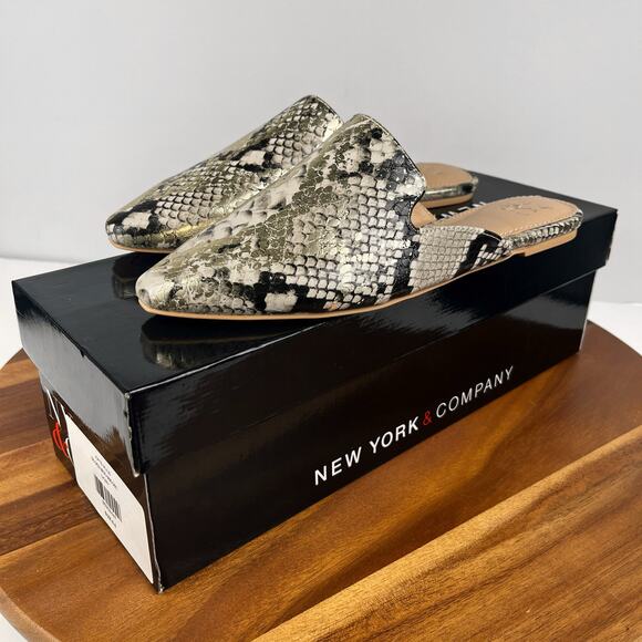 New York & Co Kate Flat Mule Snakeprint Ivory Womens Size 6.5 Flats Mules Shoes - Picture 1 of 16